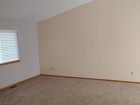2nd image of 3142 S Illinois Cir