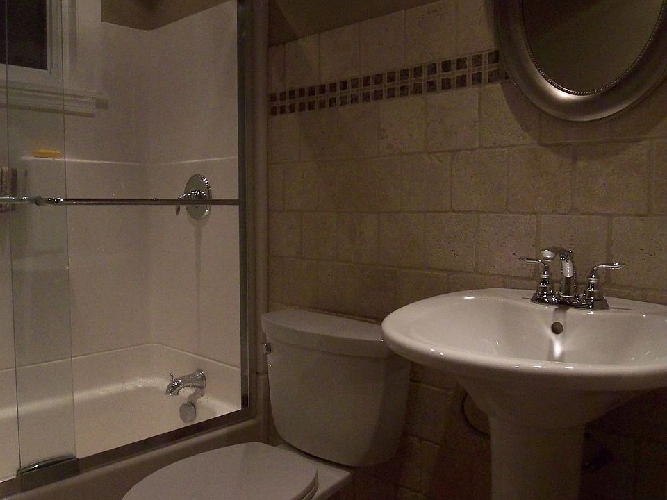 1st Floor Bathroom