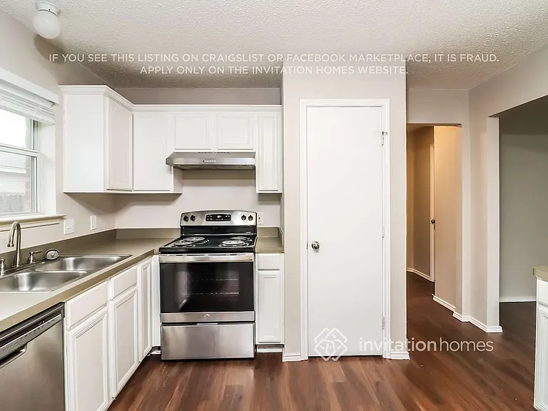 944 Carlin Ln — Photo 6