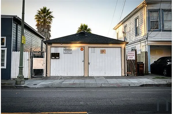 Building Photo - 2873 38th Ave #C