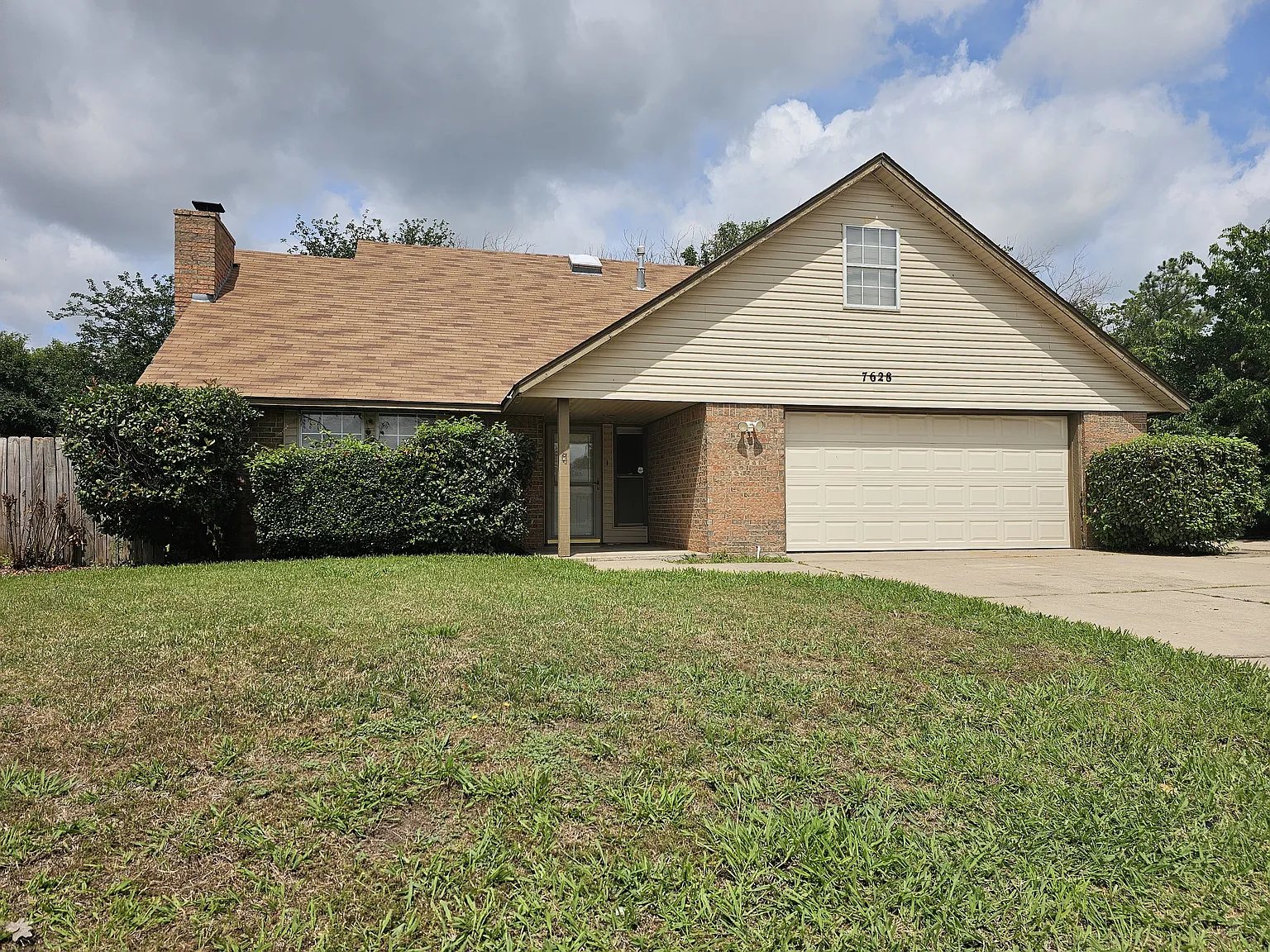3 bed, 2.5 bath, 1750 sqft, $1,500 — Photo 1