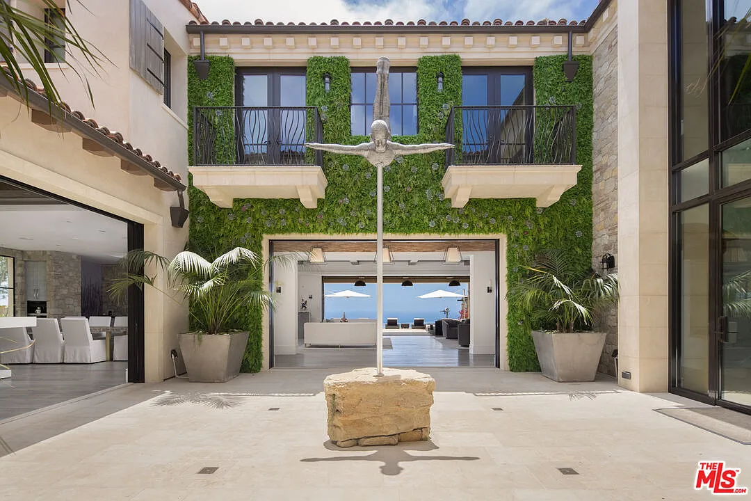 6 bed, 10.0 bath, 14500 sqft, $185,000 — Photo 3