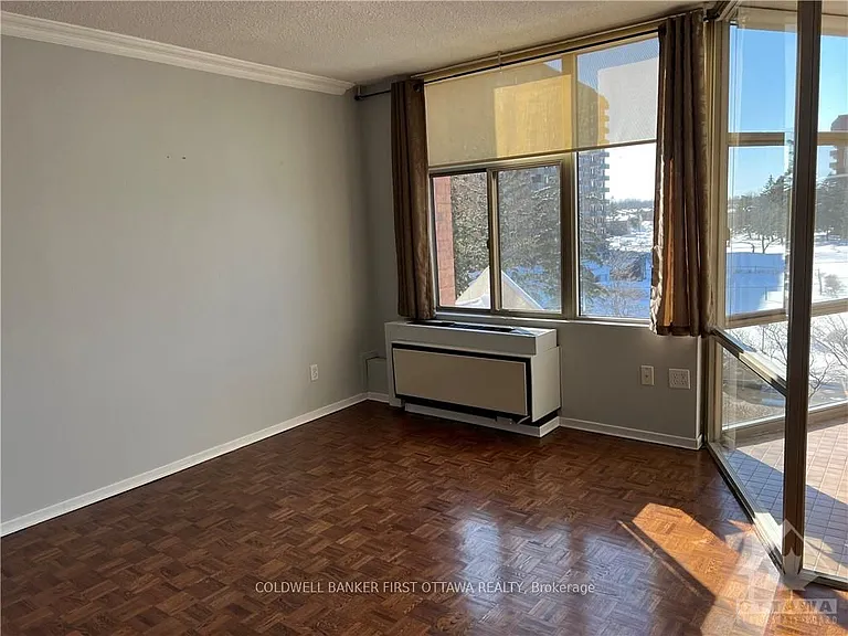2759 Carousel Cres #307 — Photo 6