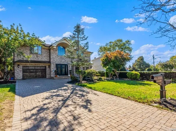 396 Club Court, Oceanside, NY 11572