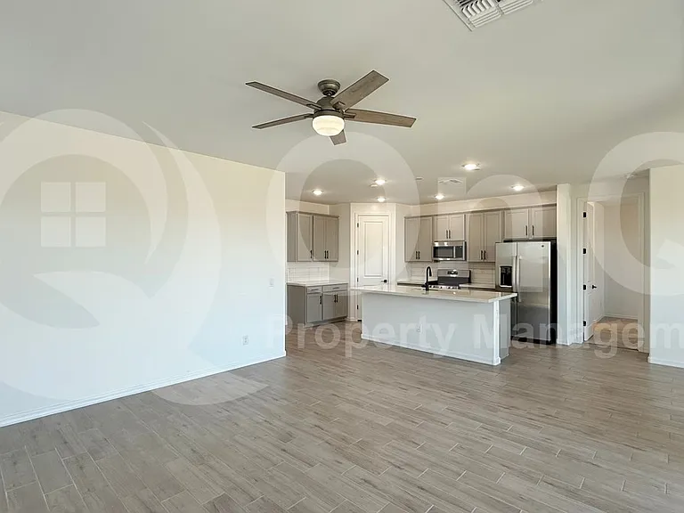 22824 E Roundup Way — Photo 5