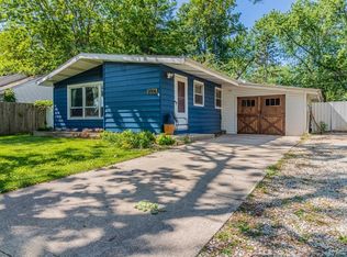 2006 Sangamon Dr, Champaign, IL 61821