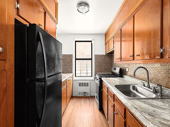 5th image of 1818 Newkirk Ave APT 1T