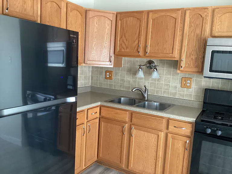 2211 Sturdy Rd — Photo 8