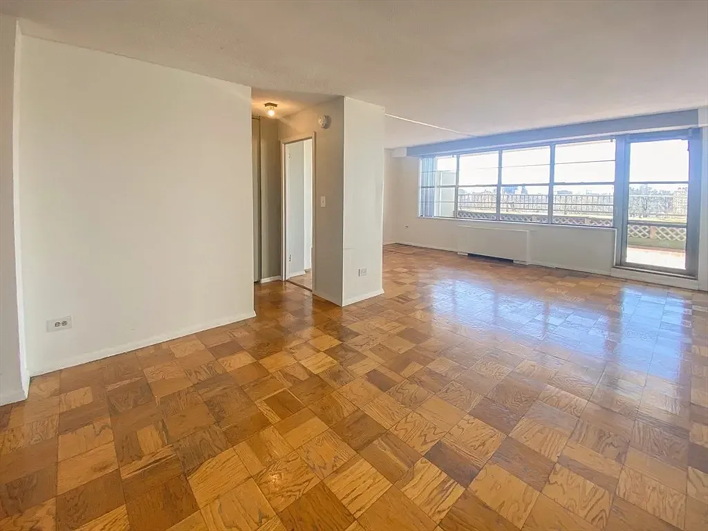 Studio, 605 sqft, $3,175 — Photo 2