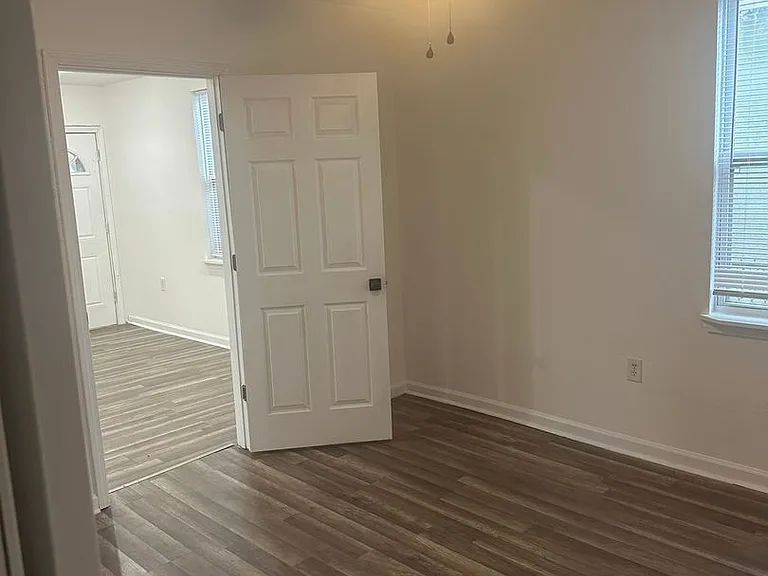 4304 Pauger St — Photo 1