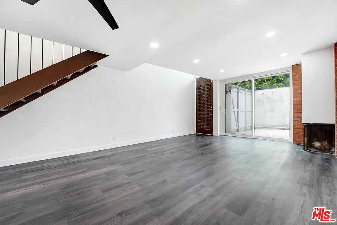 2 bed, 1.5 bath, 1007 sqft, $4,850 — Photo 4
