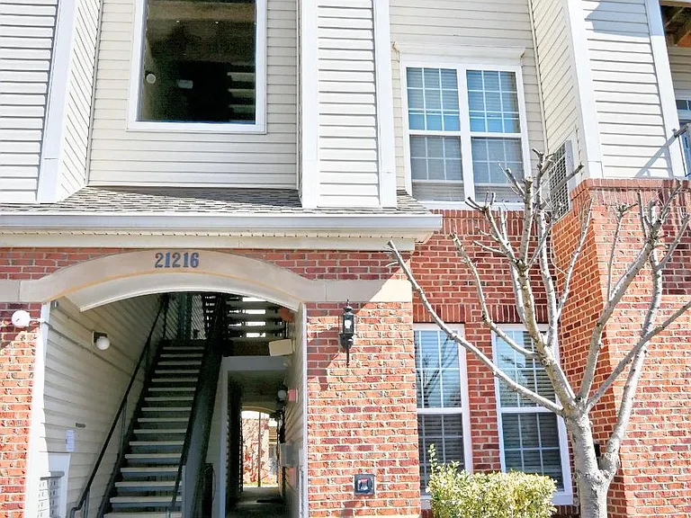 21216 McFadden Sq #108 — Photo 51