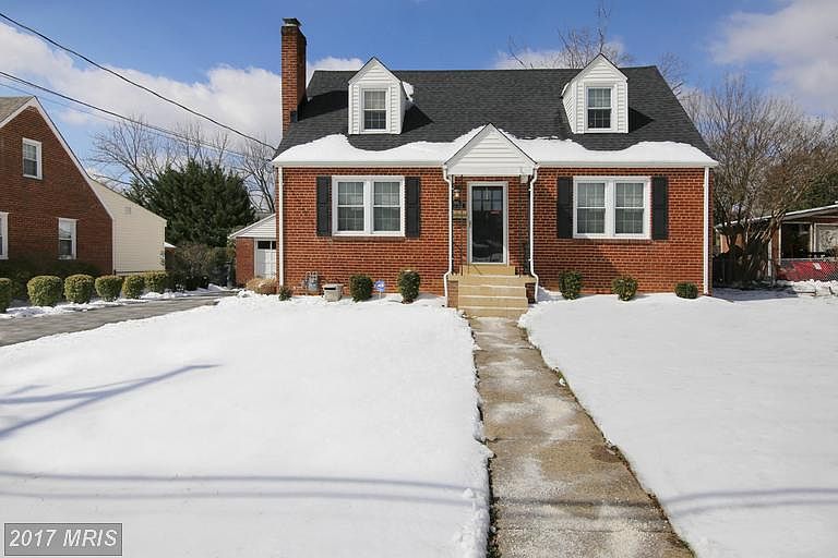 2nd image of 2854 Stuart Dr