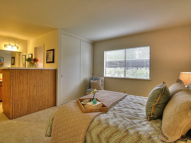Old County Road Apartments — Photo 17