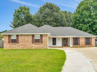 56 Corner Oaks Dr, Hattiesburg, MS 39402