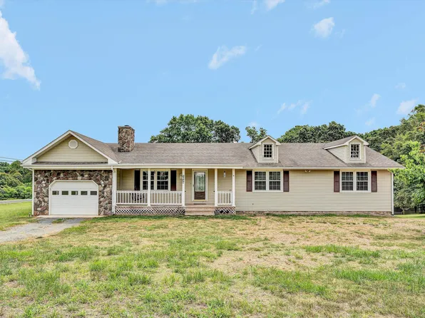 1030 Windhurst Dr, Hardy, VA 24101