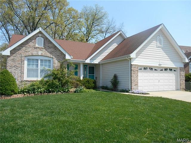 1st image of 807 Crescent Oaks Ct