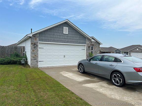 3rd image of 11408 S 239th East Ave