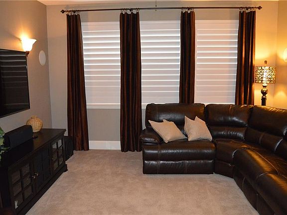 5th image of 3802 Desert Willow Dr