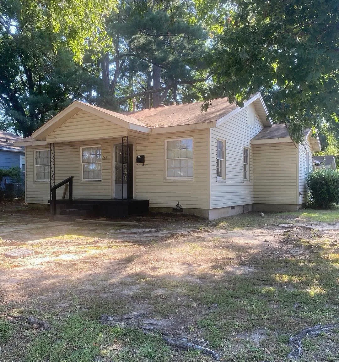 3 bed, 1178 sqft, $1,100 — Photo 1