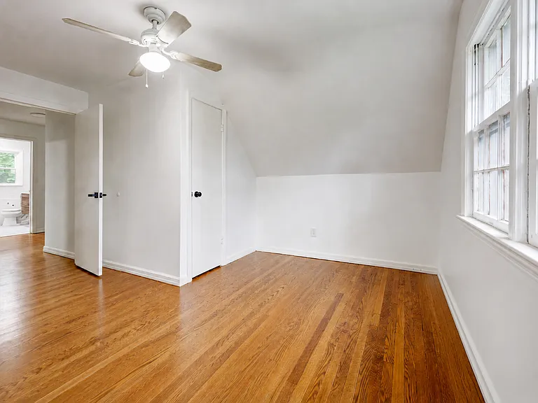 4-21 Saddle River Rd #2 — Photo 8