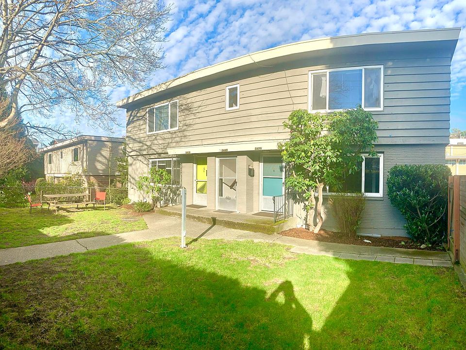 Privacy fenced courtyard perfect for grilling, outside eating and lawn furniture lounging.