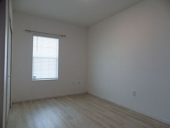 5th image of 1713 Chatsworth Cir