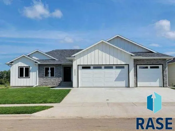 5539 W Colonial Ct, Sioux Falls, SD 57107