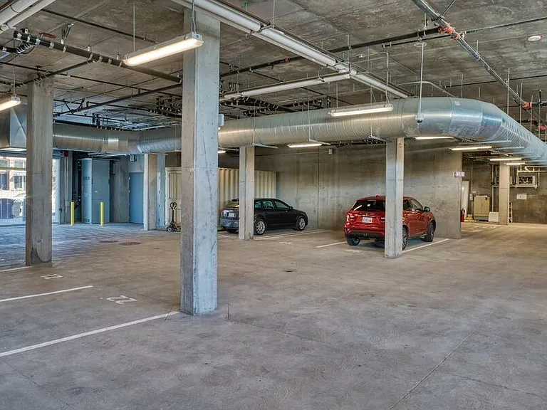 4045 Broadway — Photo 24