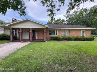 3530 Sherlawn Dr, Moss Point, MS 39563