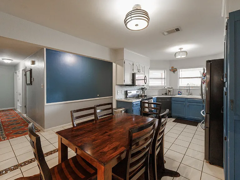 857 Chanticleers Ln — Photo 6