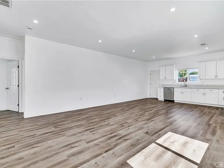6734 Beryl St — Photo 3
