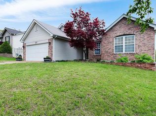 1173 Winter Park Dr, Fenton, MO 63026