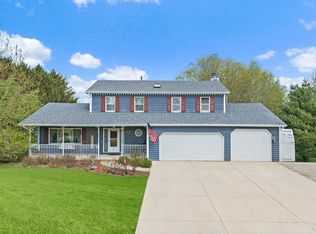 6 Amanda Ln, Yorkville, IL 60560