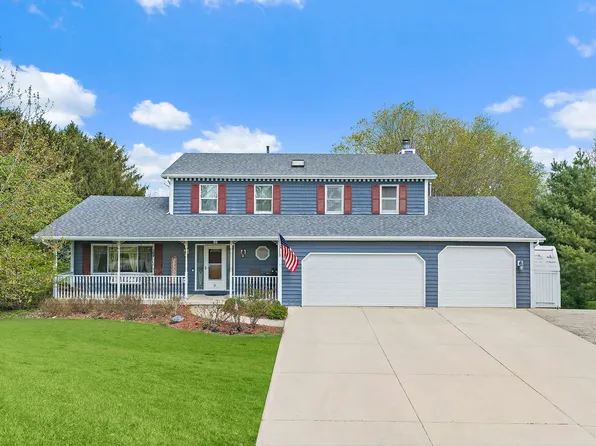6 Amanda Ln, Yorkville, IL 60560
