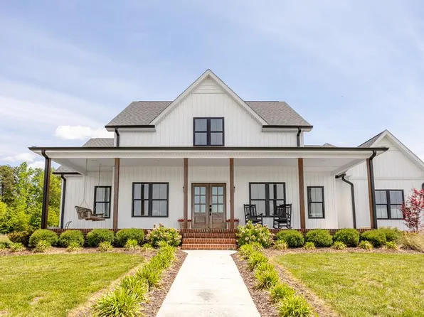 2018 Clays Mill School Rd, Scottsburg, VA 24589