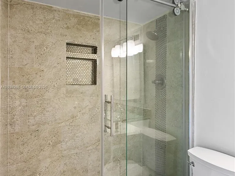 17021 N Bay Rd #429 — Photo 25