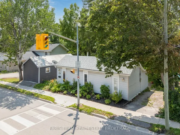 204 Cox Mill Rd, Barrie, ON L4N 4G5