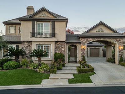 1378 E Glenlake Ln, Fresno, CA, 93730