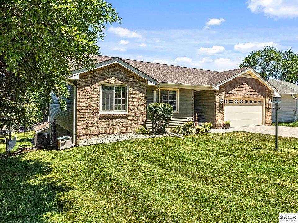 1st image of 804 Beaver Lake Blvd