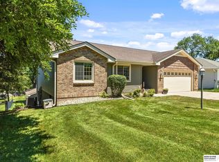 804 Beaver Lake Blvd, Plattsmouth, NE 68048