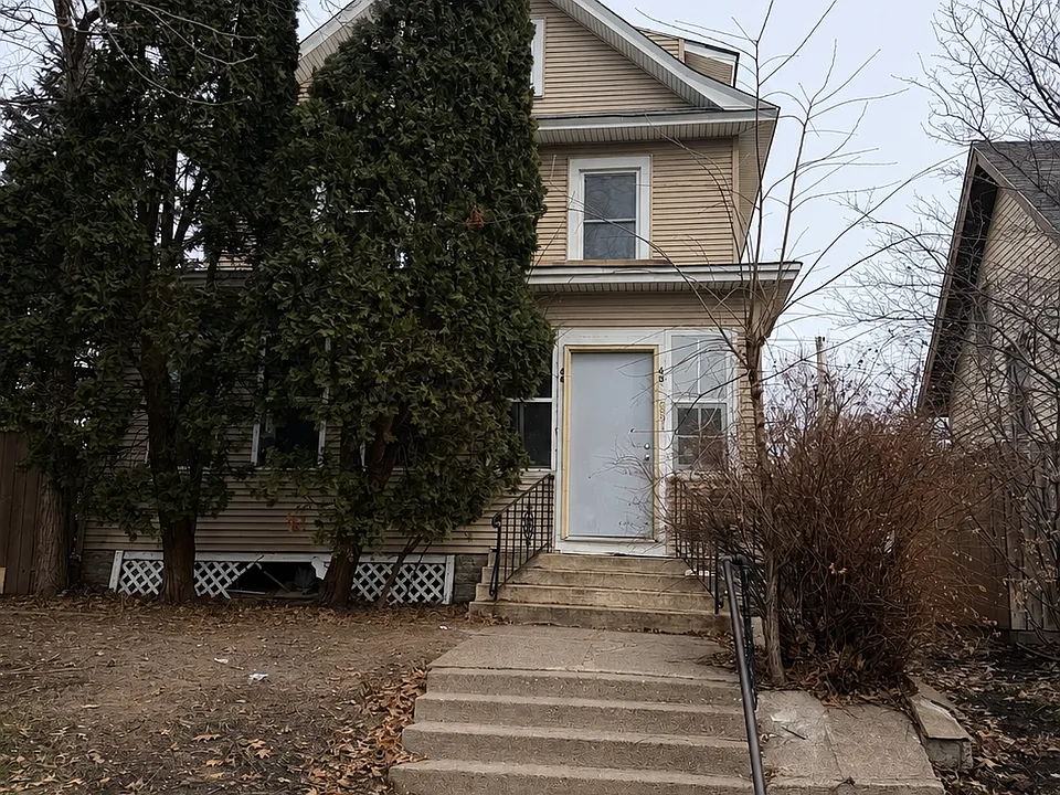 651 Ivy Ave E #1