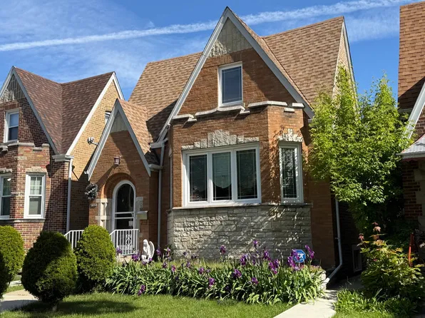5946 W Cornelia Ave, Chicago, IL 60634