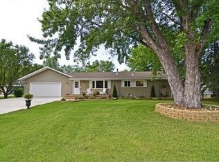 1381 Floral Dr W, Arden Hills, MN 55112