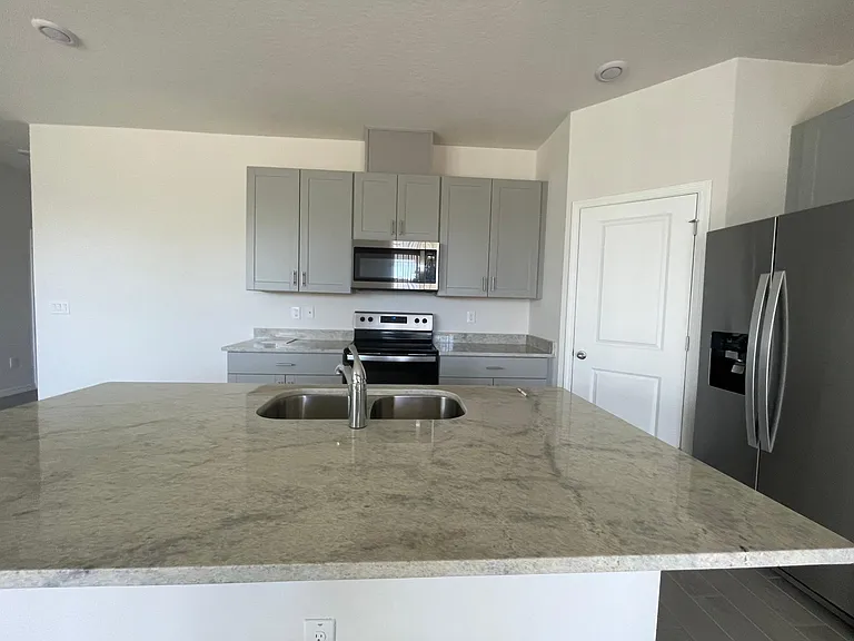 33898 Floating Heart Ct — Photo 7