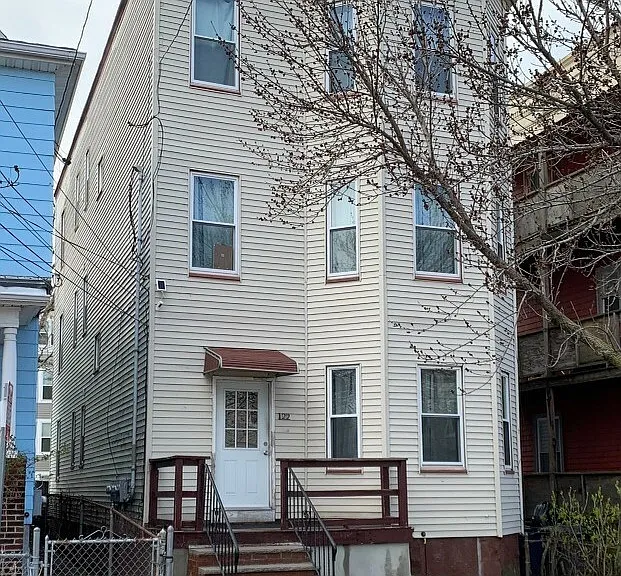 122 Thornton St #2 — Photo 7