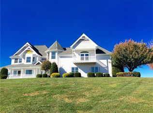 1039 Victorian Manor Ln, Latrobe, PA 15650