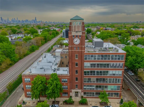 1801 W Larchmont Ave APT 305, Chicago, IL 60613