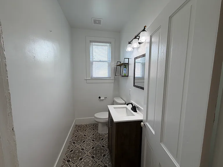 2515 Jackson St — Photo 14