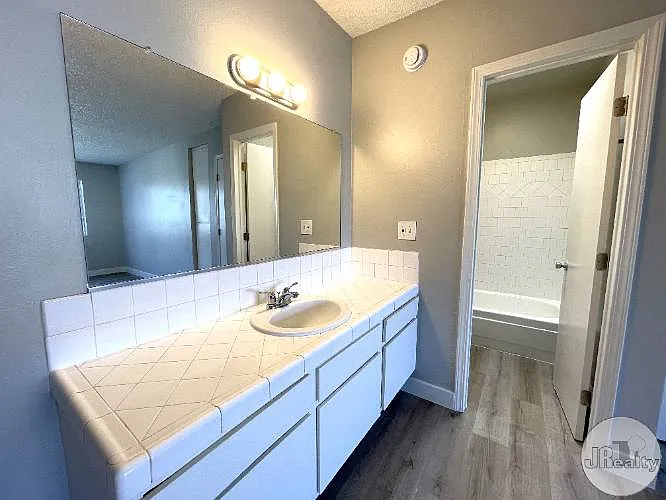 Chadron Manor — Photo 17